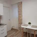 Vicolo 107
